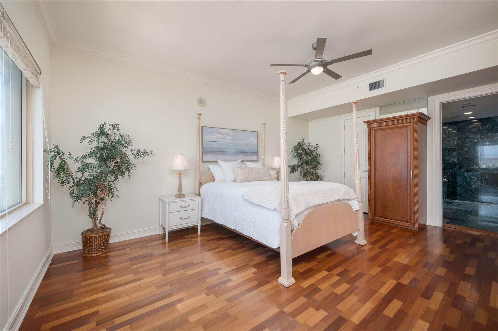 THE RESIDENCES - Residential