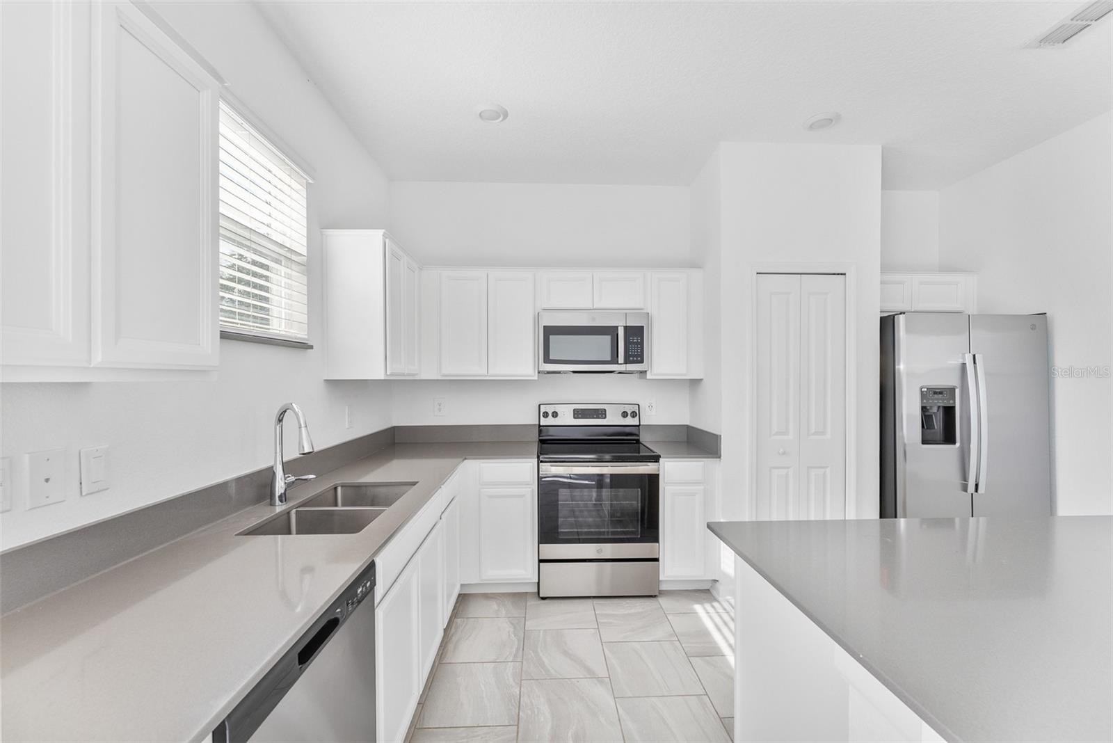 LAKE WILSON RESERVE - Residential Lease