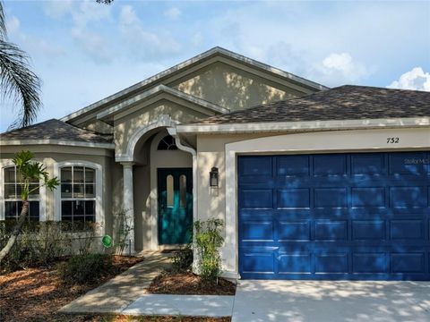 4 beds bed, 3 baths bath property at 732 Henley Circle, Davenport, FL 33896