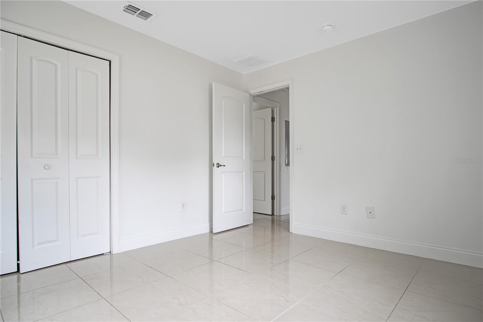 DAVENPORT - Residential Lease