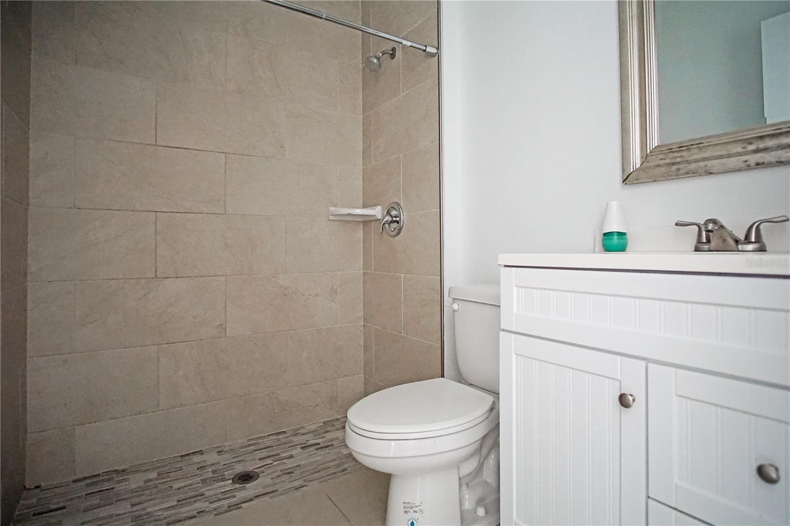 DAVENPORT - Residential Lease