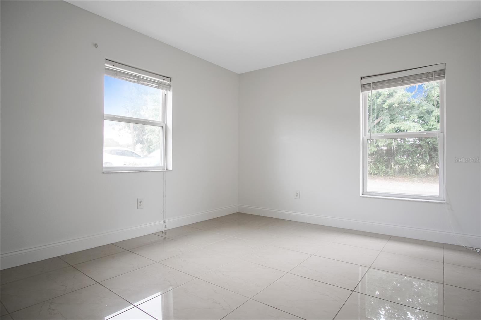 DAVENPORT - Residential Lease