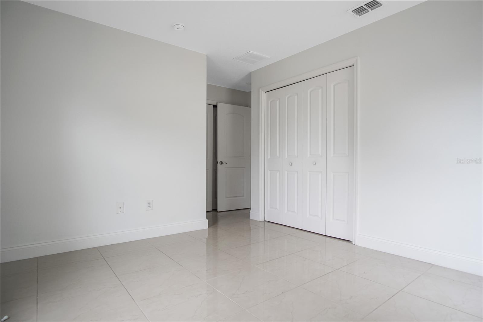 DAVENPORT - Residential Lease