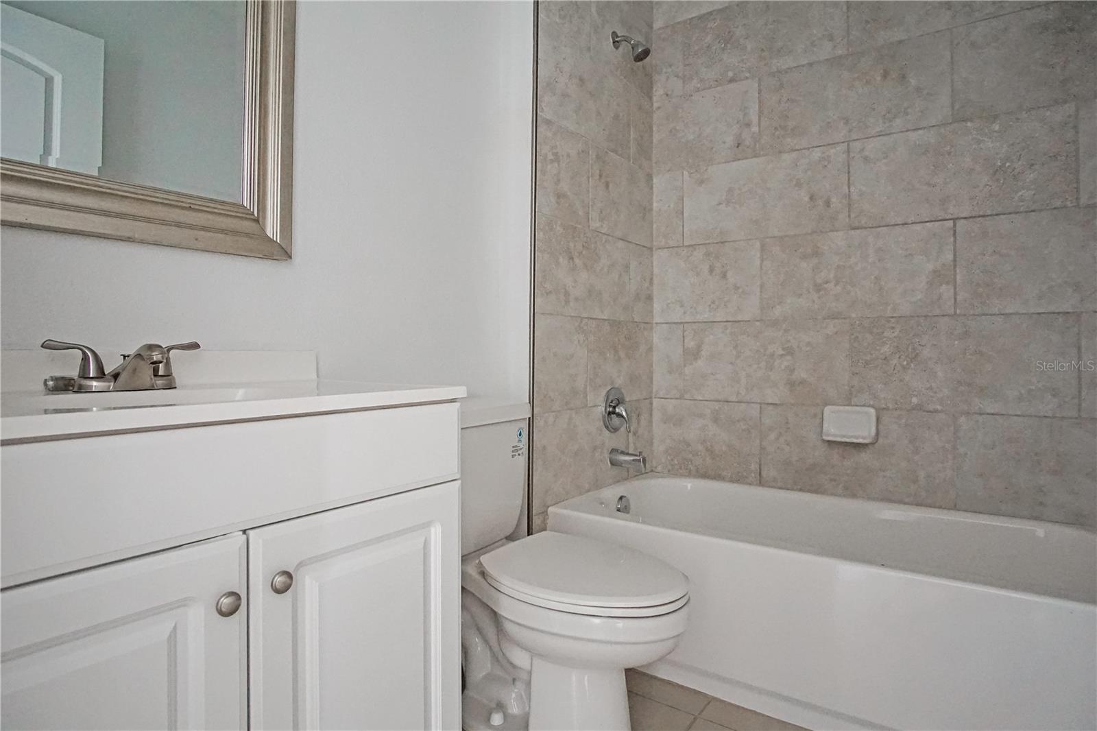 DAVENPORT - Residential Lease