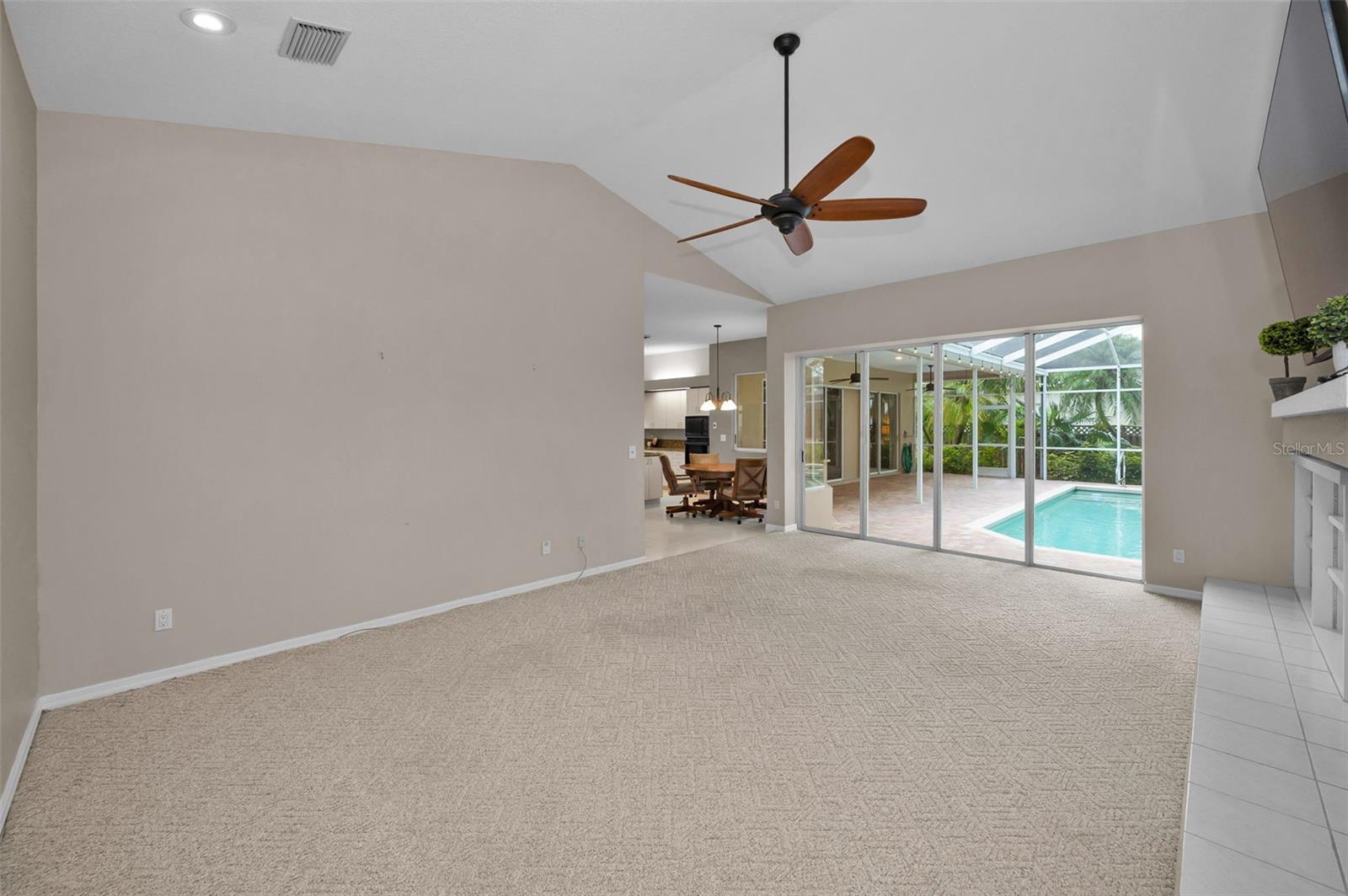 HUNTERS CROSSING - Residential