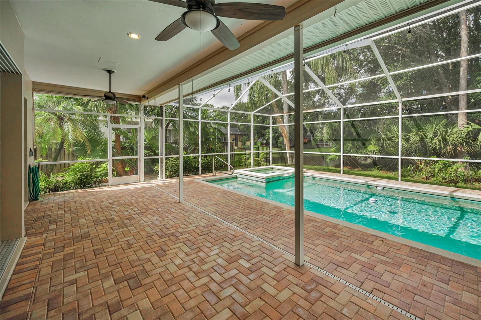 HUNTERS CROSSING - Residential