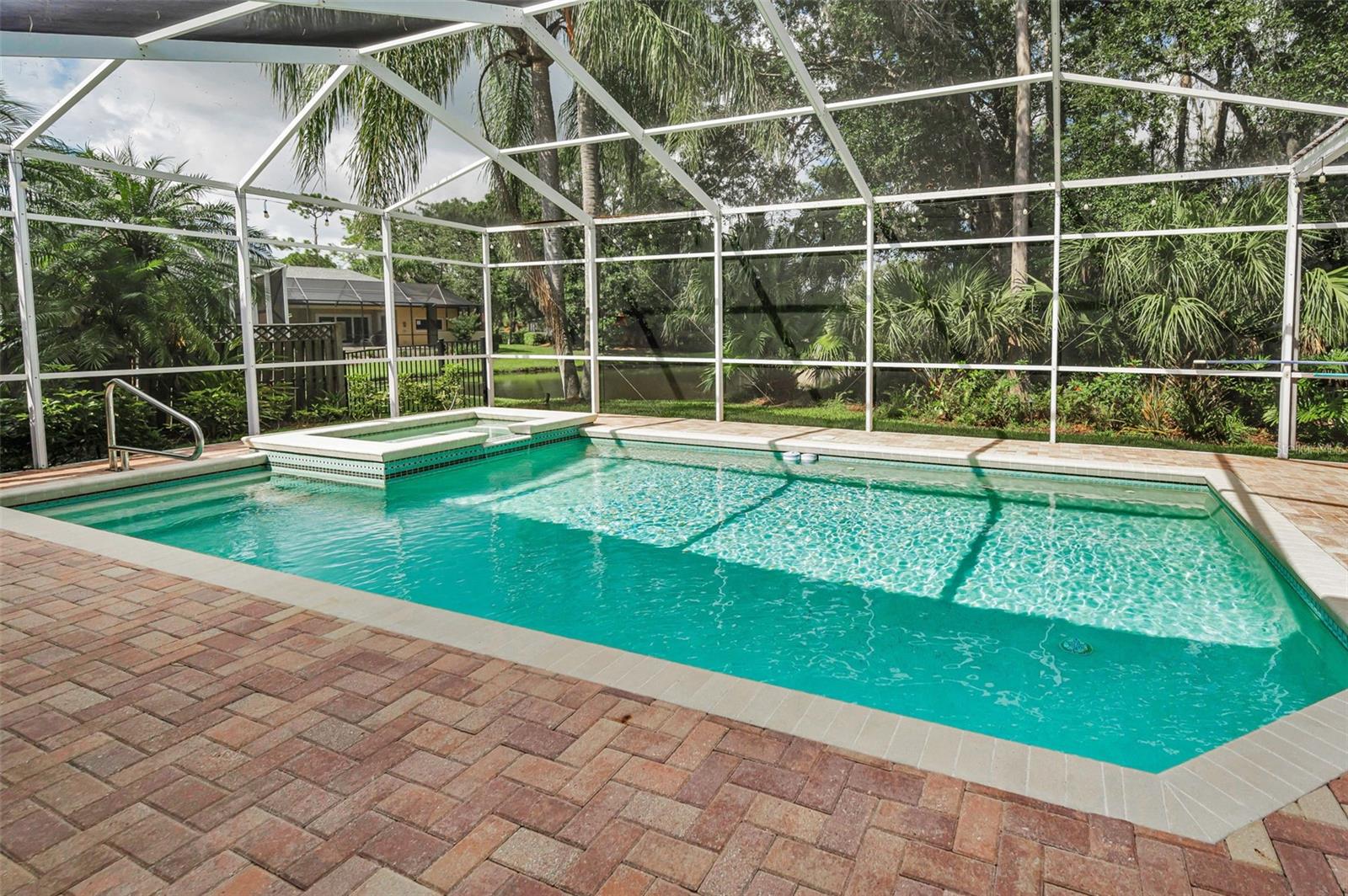 HUNTERS CROSSING - Residential
