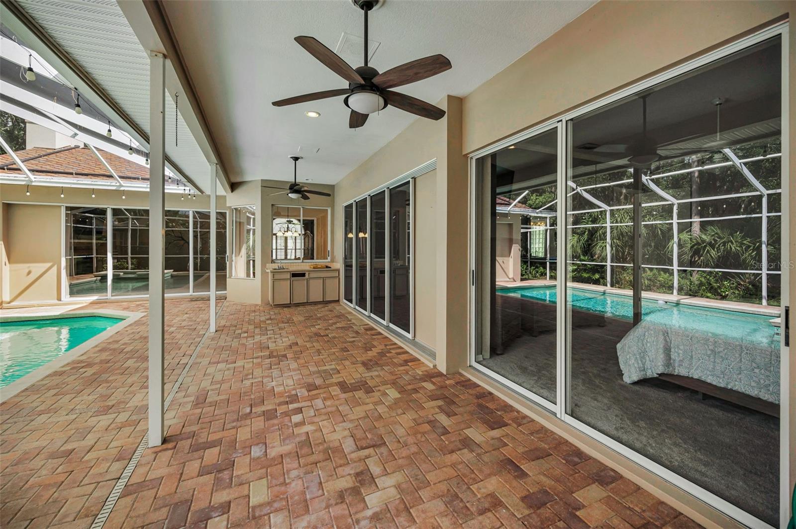 HUNTERS CROSSING - Residential