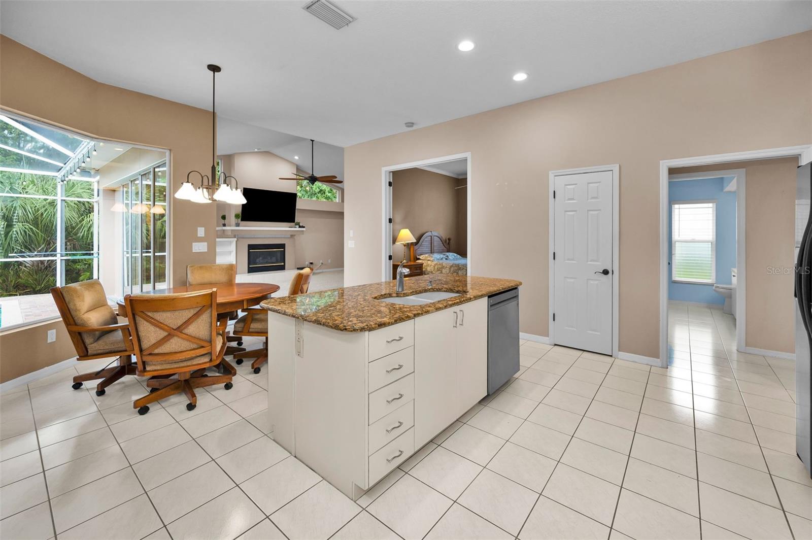 HUNTERS CROSSING - Residential