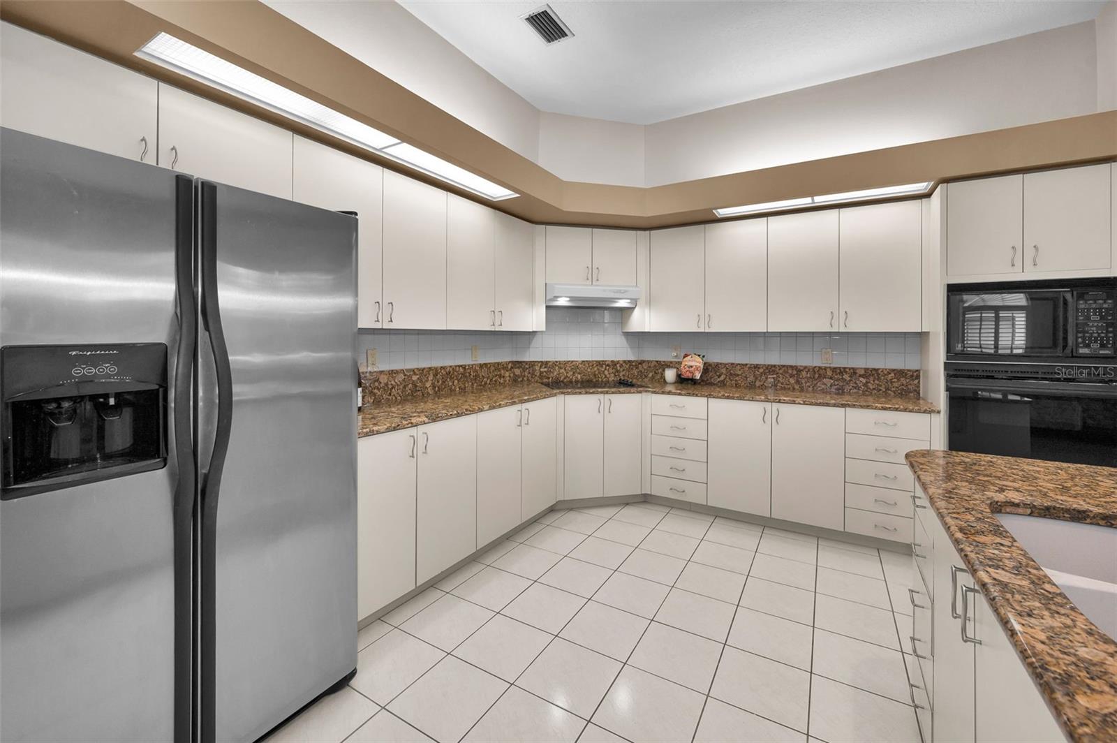 HUNTERS CROSSING - Residential