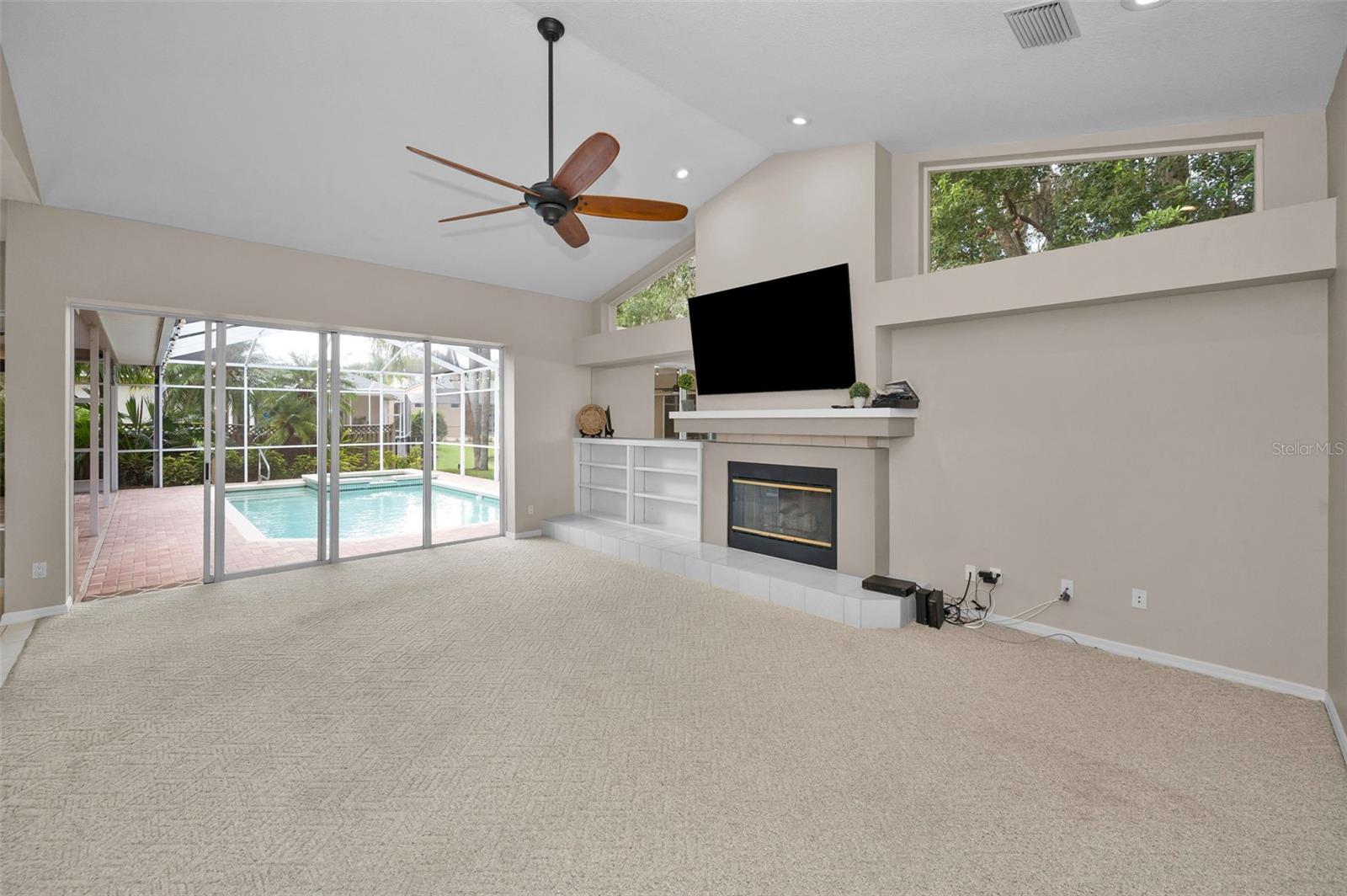HUNTERS CROSSING - Residential