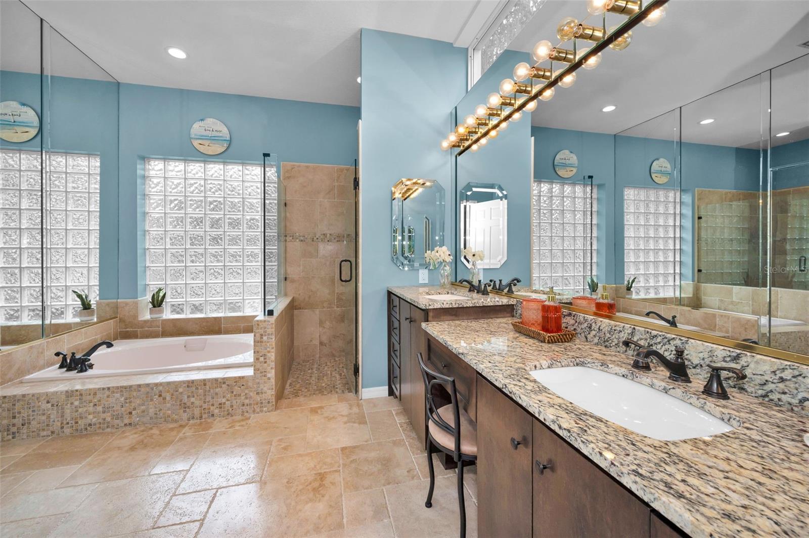 HUNTERS CROSSING - Residential