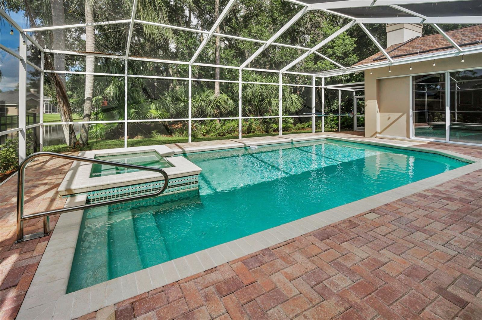 HUNTERS CROSSING - Residential