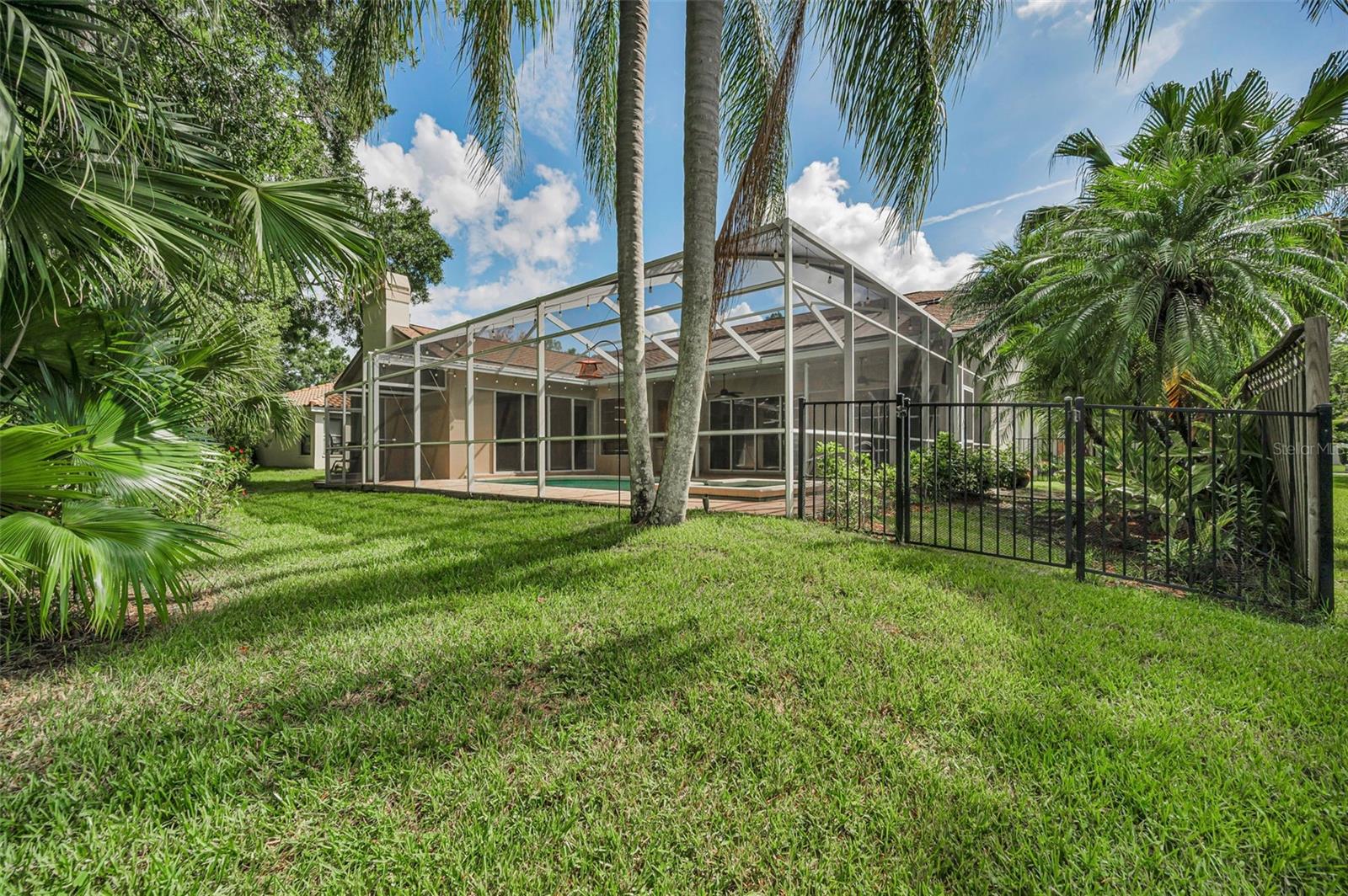 HUNTERS CROSSING - Residential