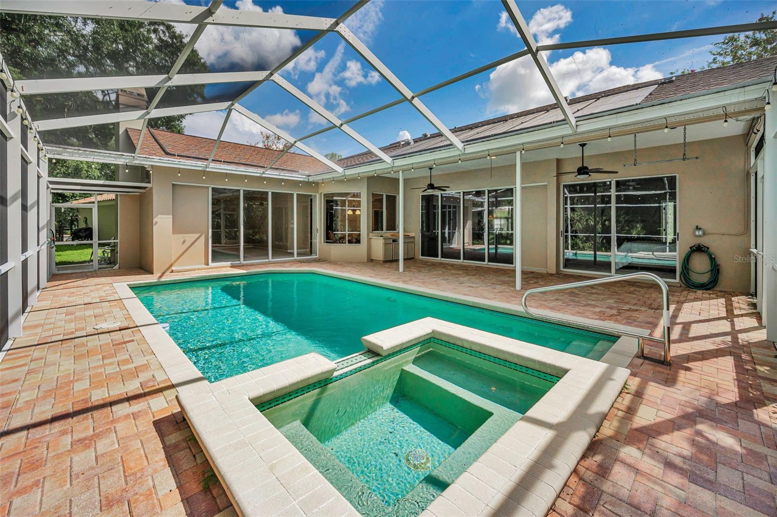 1120 HUNTERS PLACE