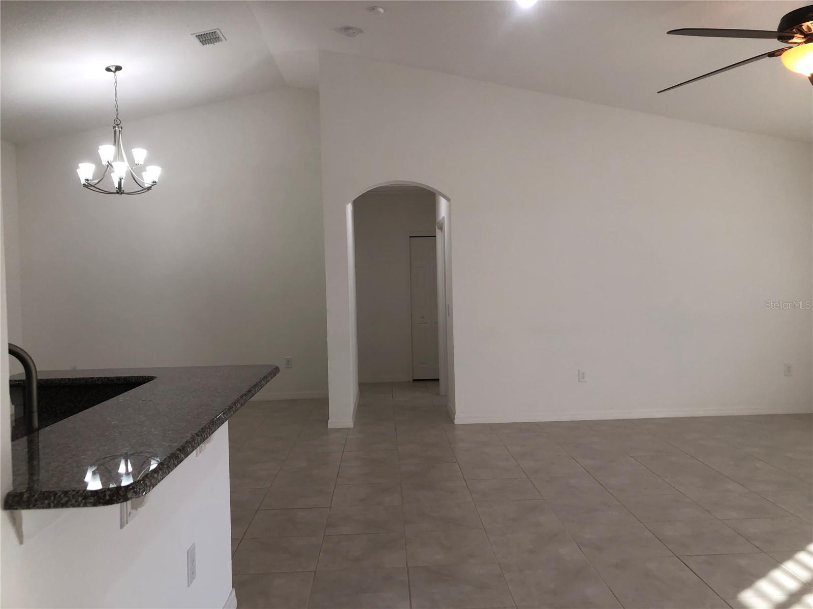 BELLALAGO PH 7L - Residential