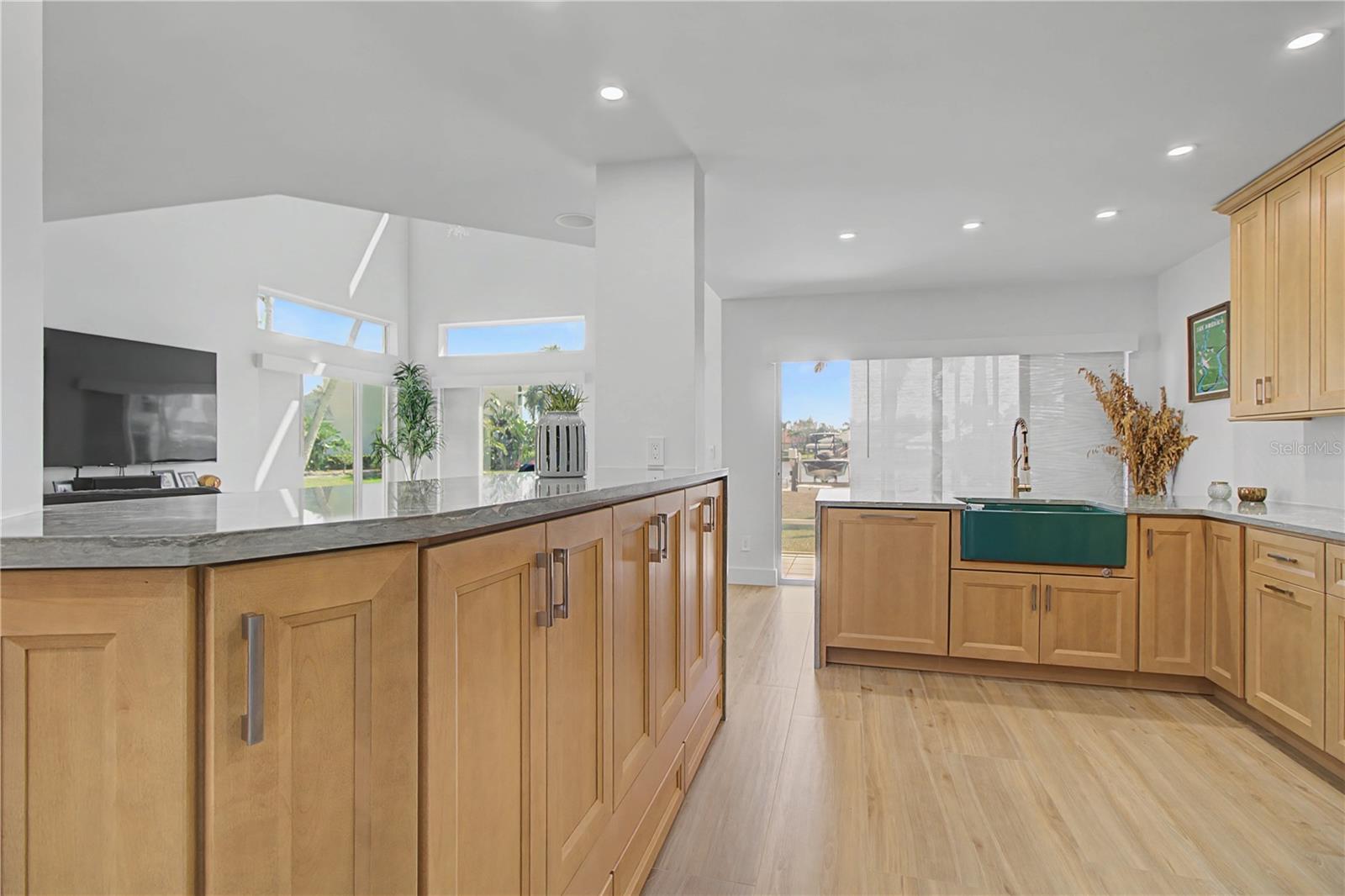 EVENINGSTAR CAY - Residential