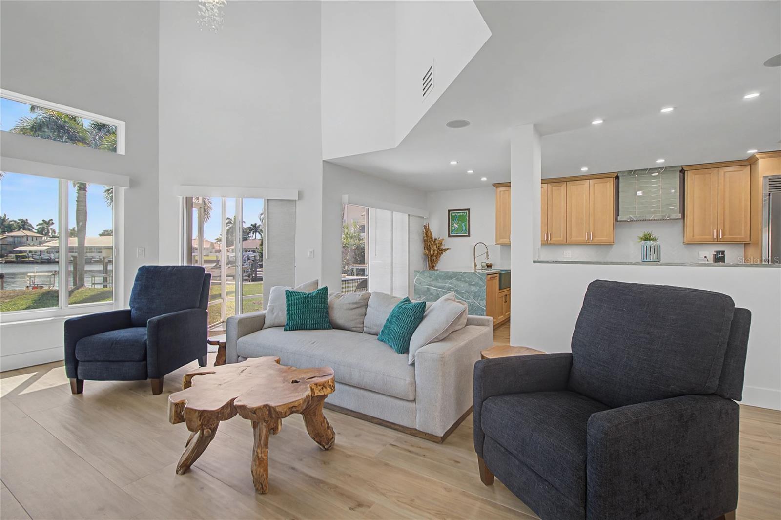 EVENINGSTAR CAY - Residential