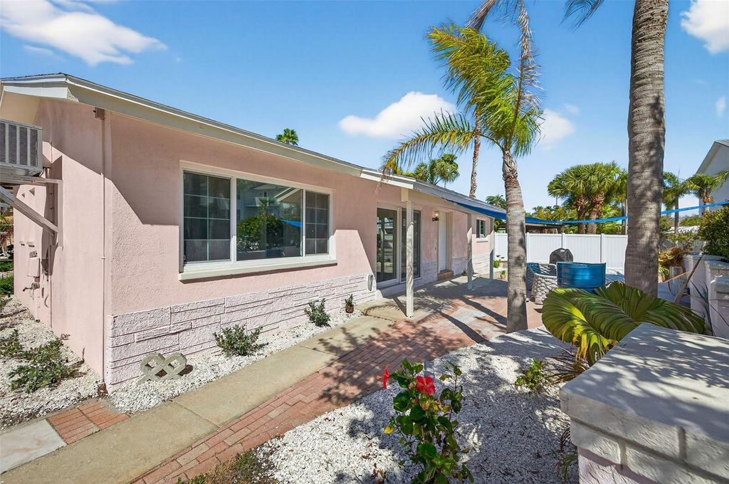 Photo of 16611 Gulf Boulevard, North Redington Beach, FL 33708 (MLS # TB8476837)