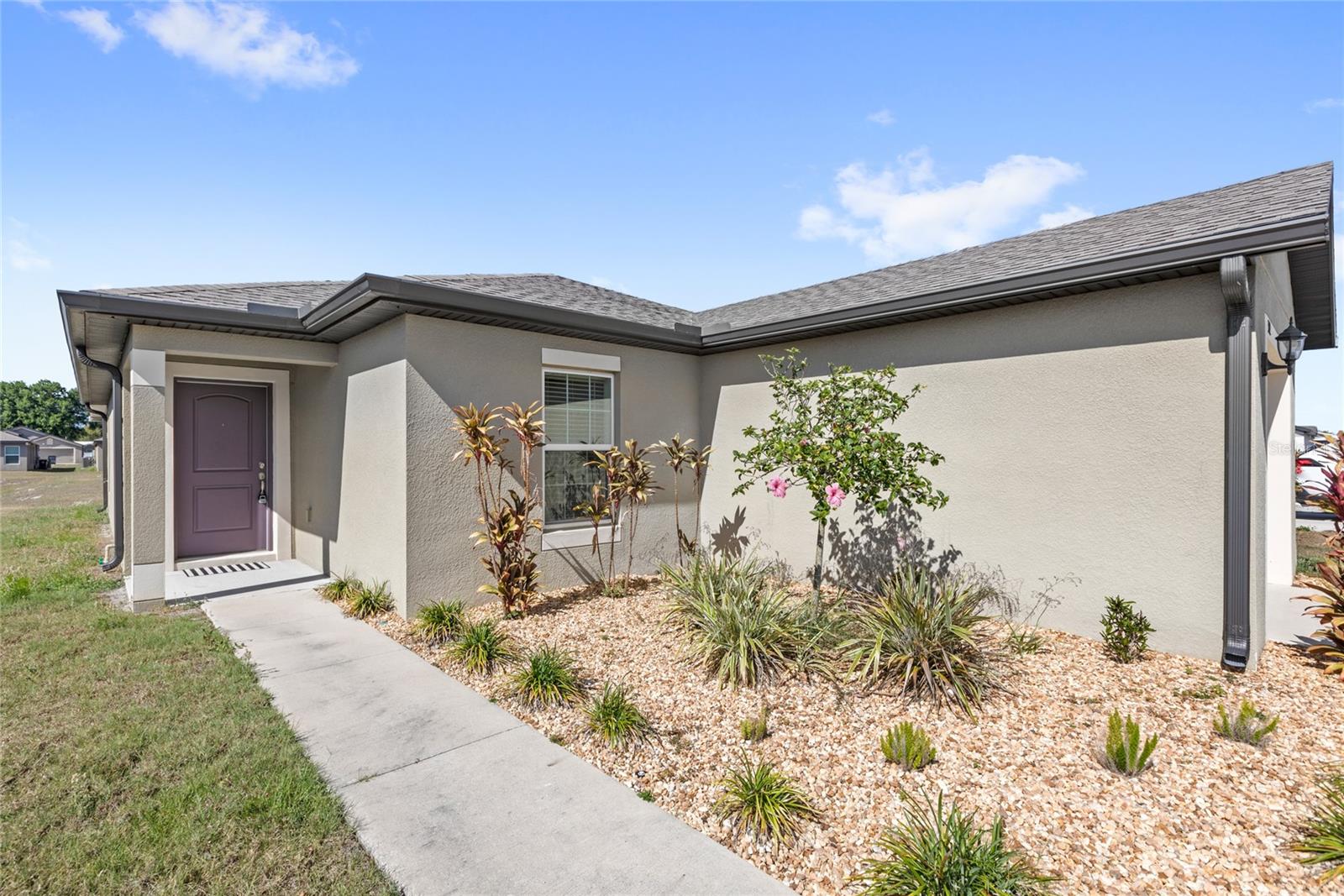 392 KENSINGTON VIEW DRIVE