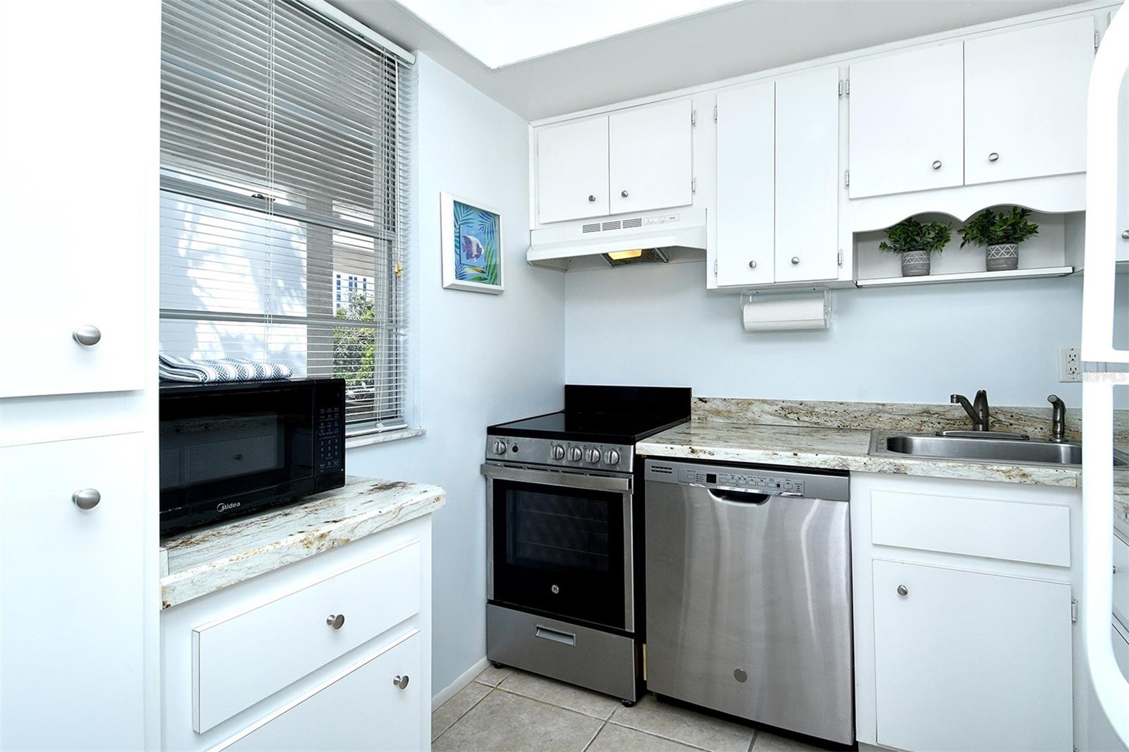 LONGBOAT HARBOUR - Residential