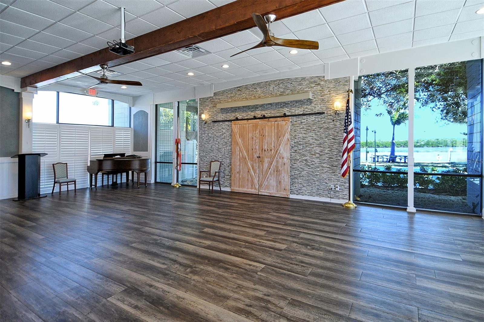 LONGBOAT HARBOUR - Residential