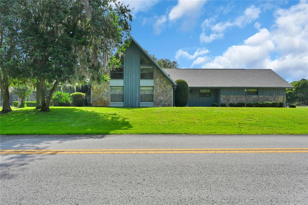 Photo of 821 N Golf Course Drive, Crystal River, FL 34429 (MLS # G5116709)