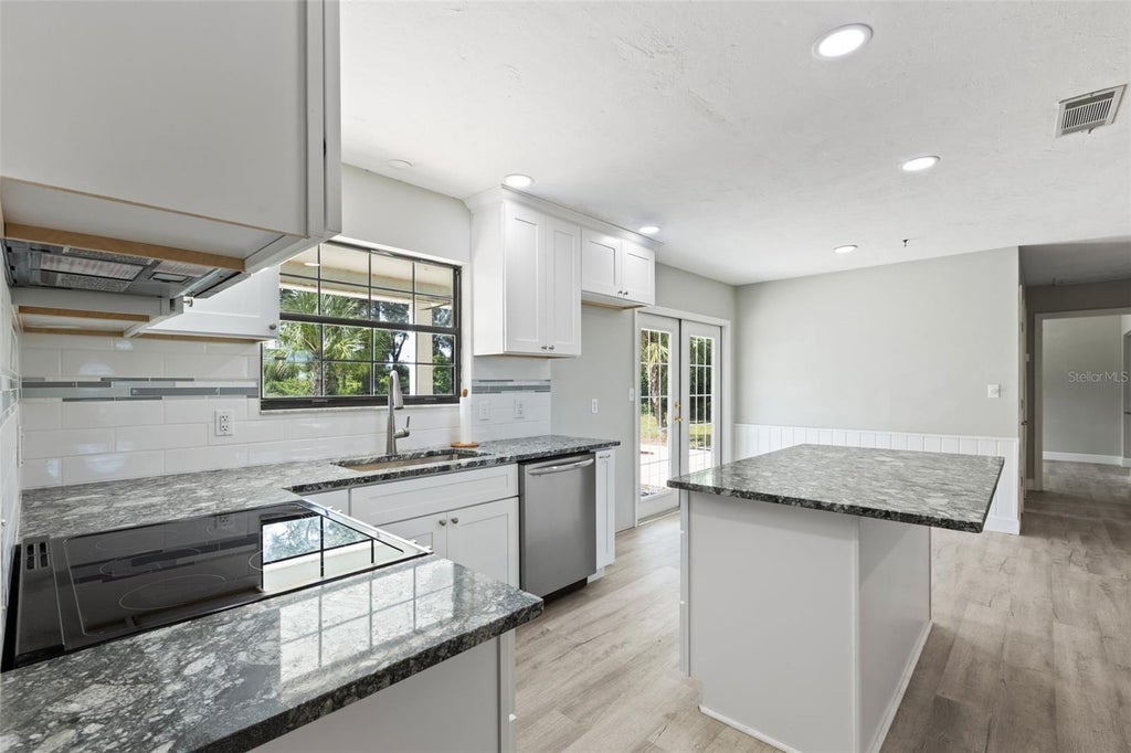 Photo of 1869 SW 32nd Place, Bell, FL 32619 (MLS # GC543689)