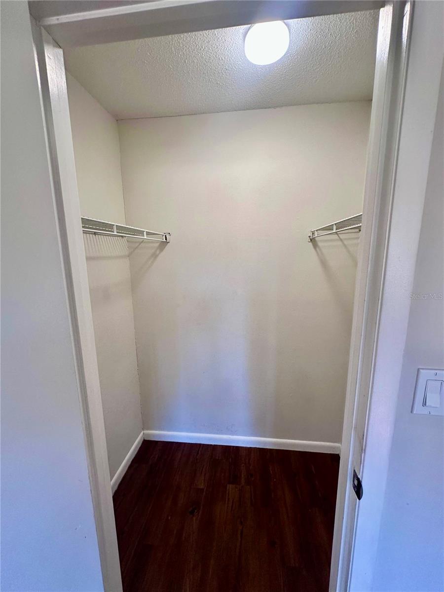 OAKWOOD VILLAS - Residential