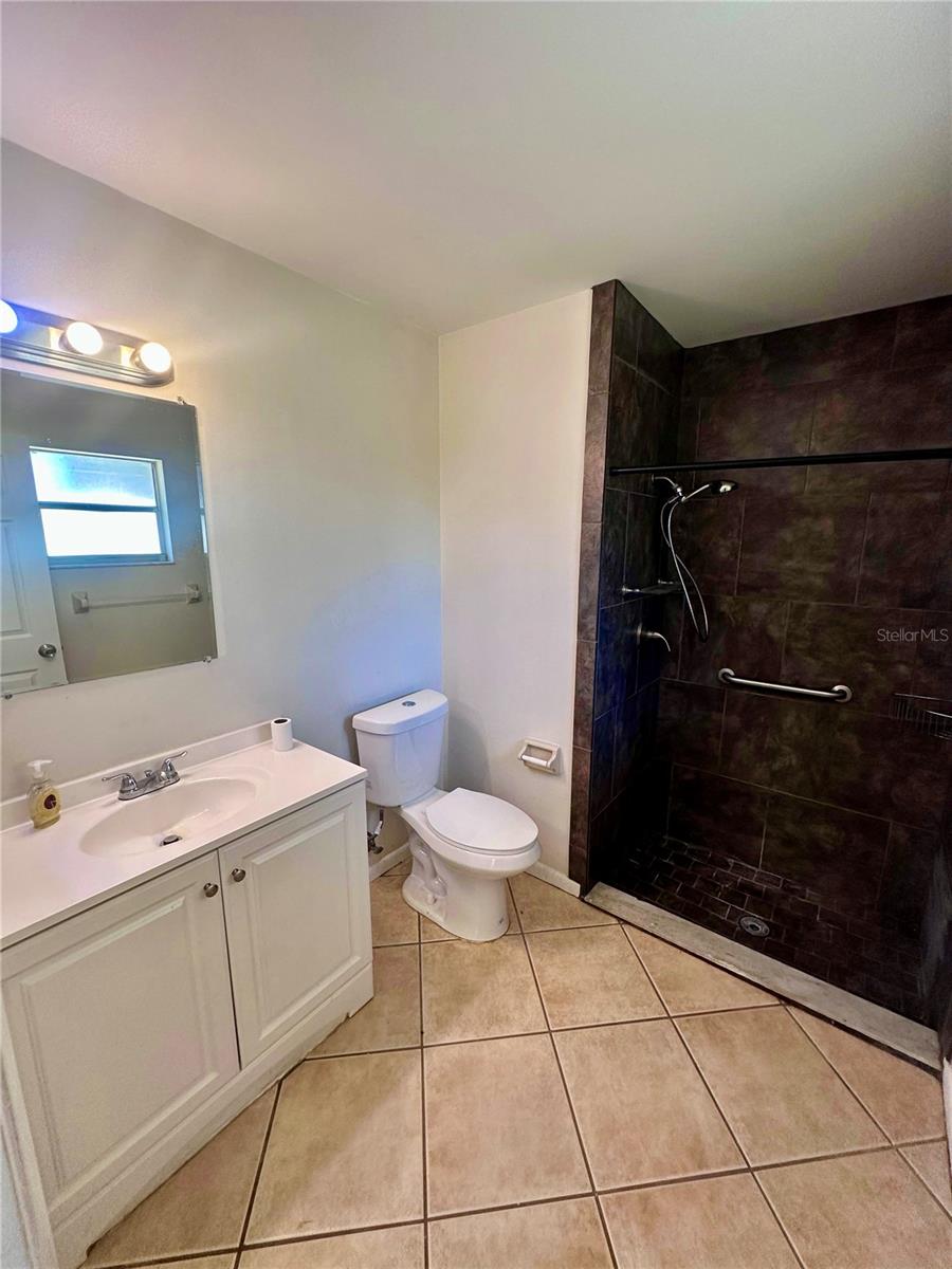 OAKWOOD VILLAS - Residential