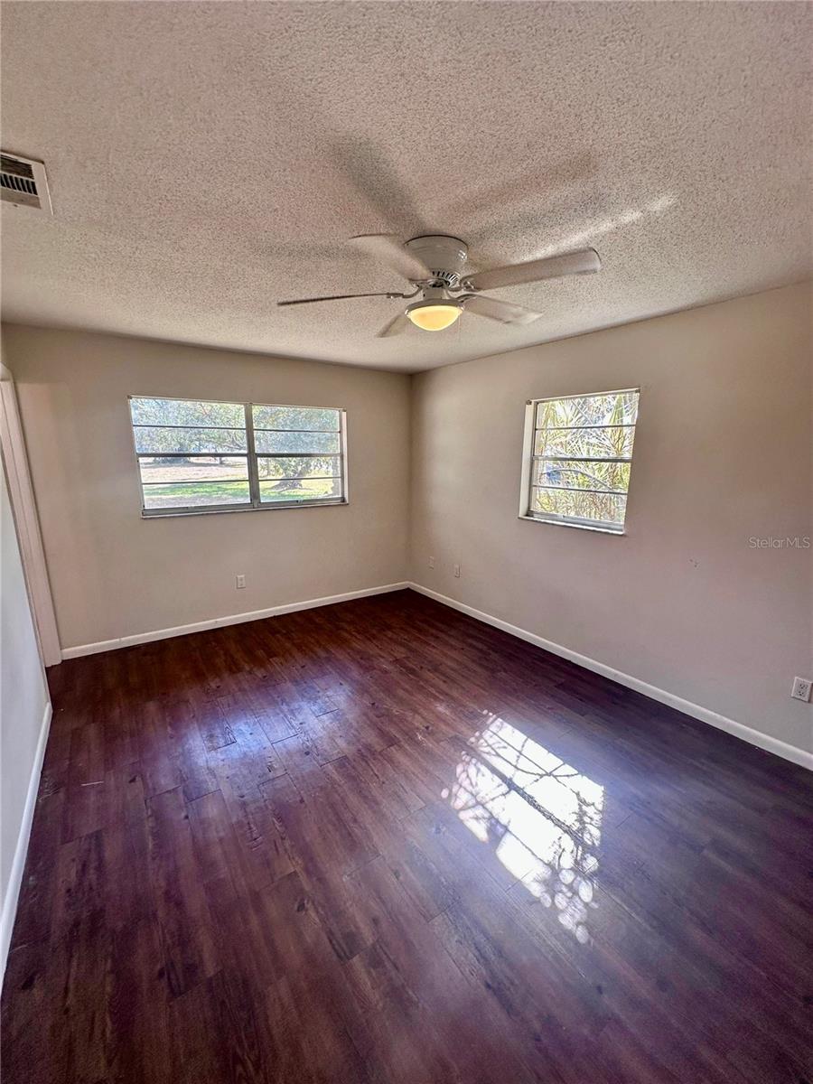 OAKWOOD VILLAS - Residential