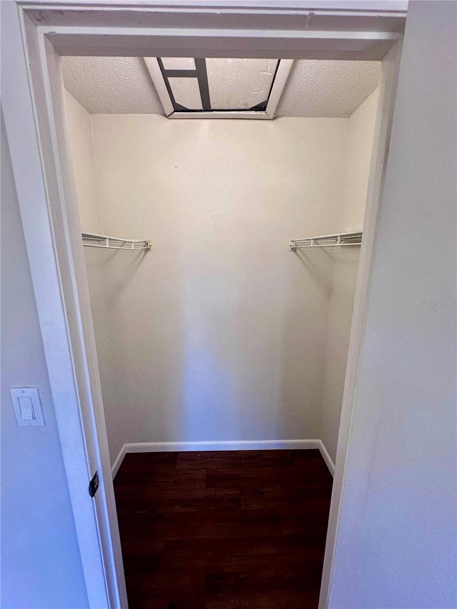 OAKWOOD VILLAS - Residential