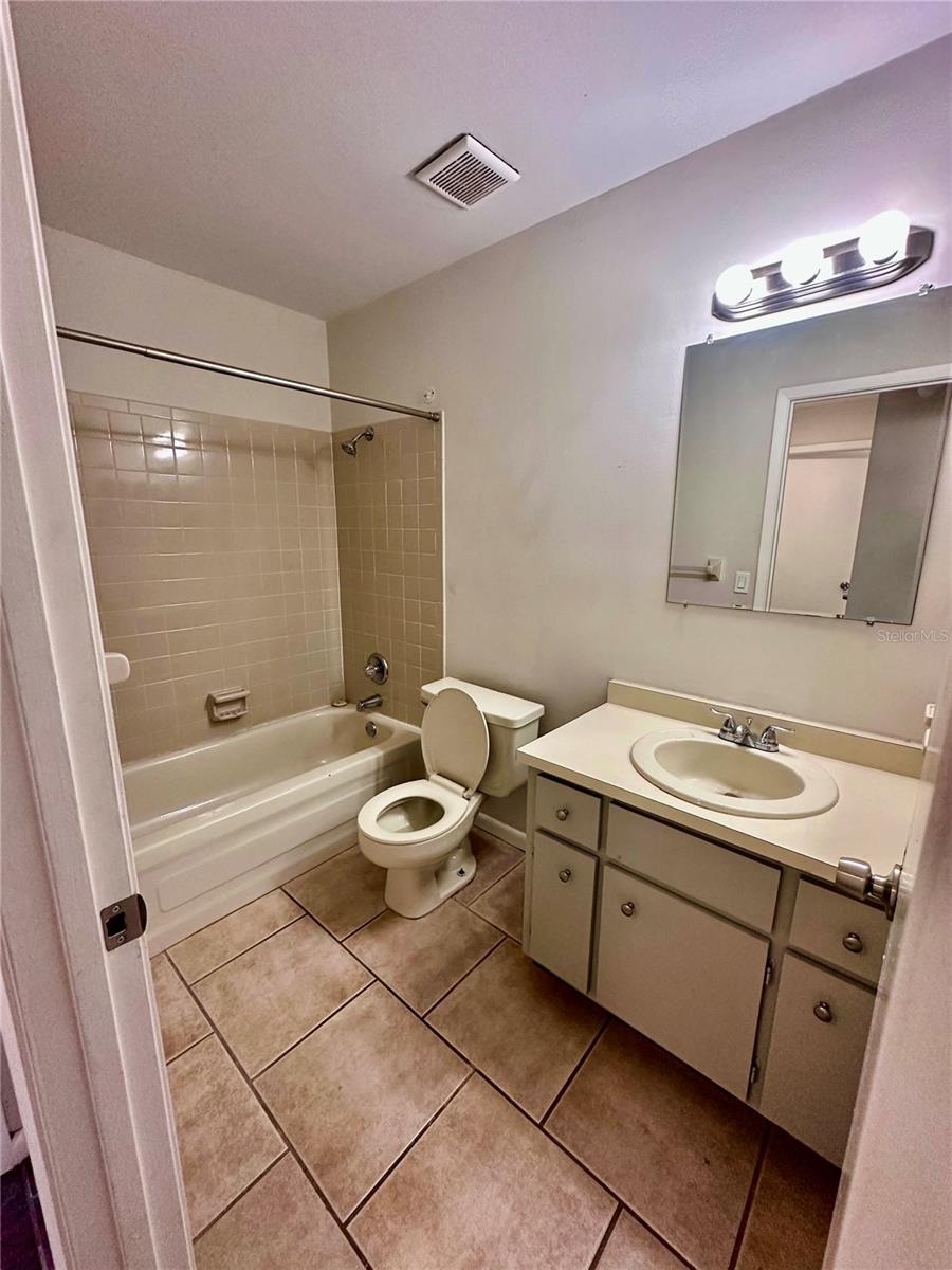 OAKWOOD VILLAS - Residential