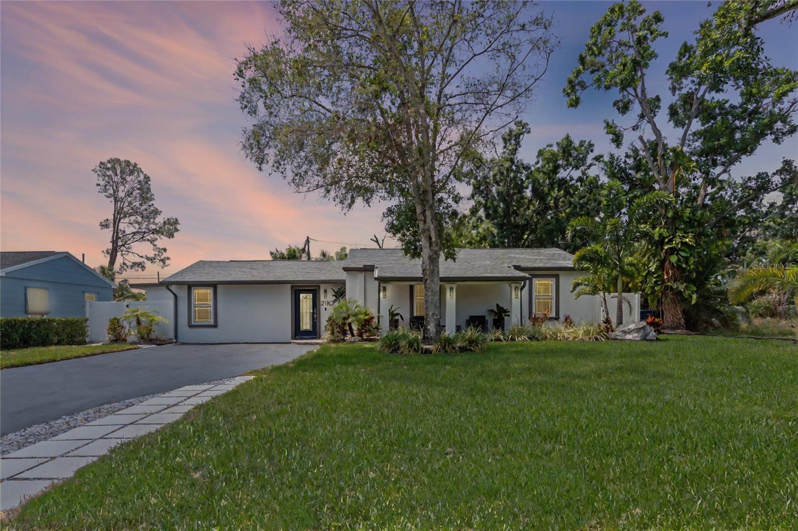 2110 W FARWELL DRIVE