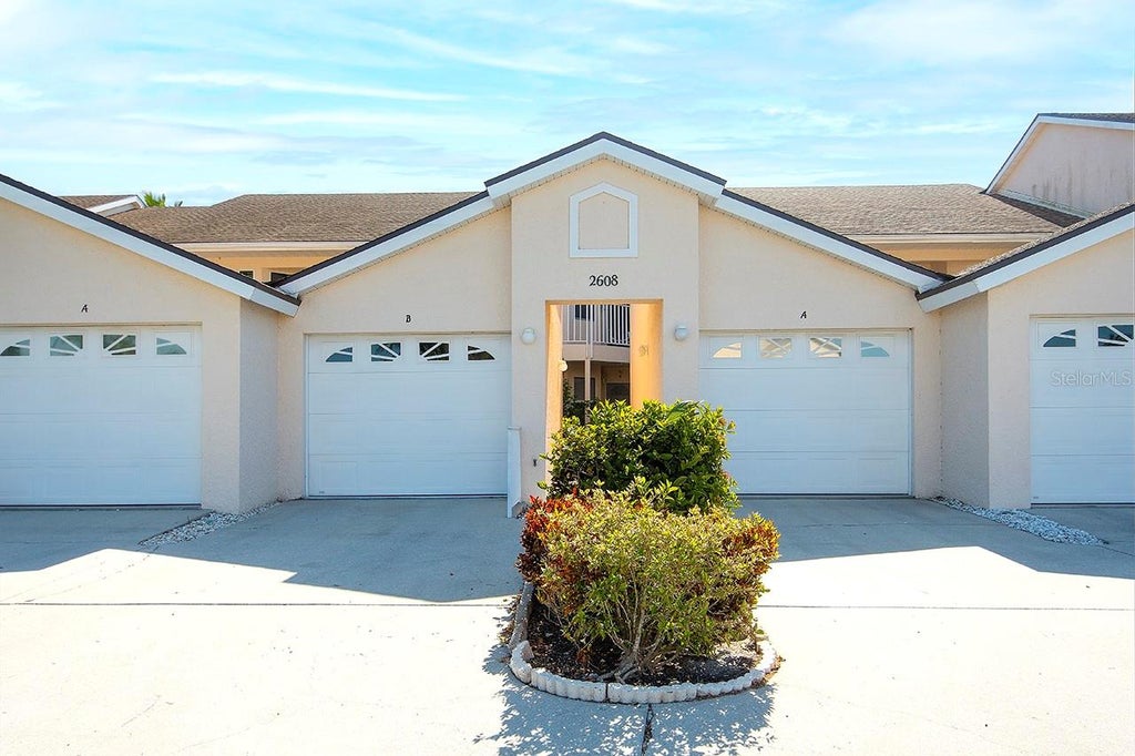 Photo of 2608 Waterford Way #B, Palmetto, FL 34221 (MLS # A4704020)