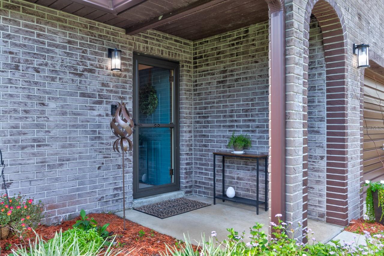 16 LAUREL OAKS CIRCLE
