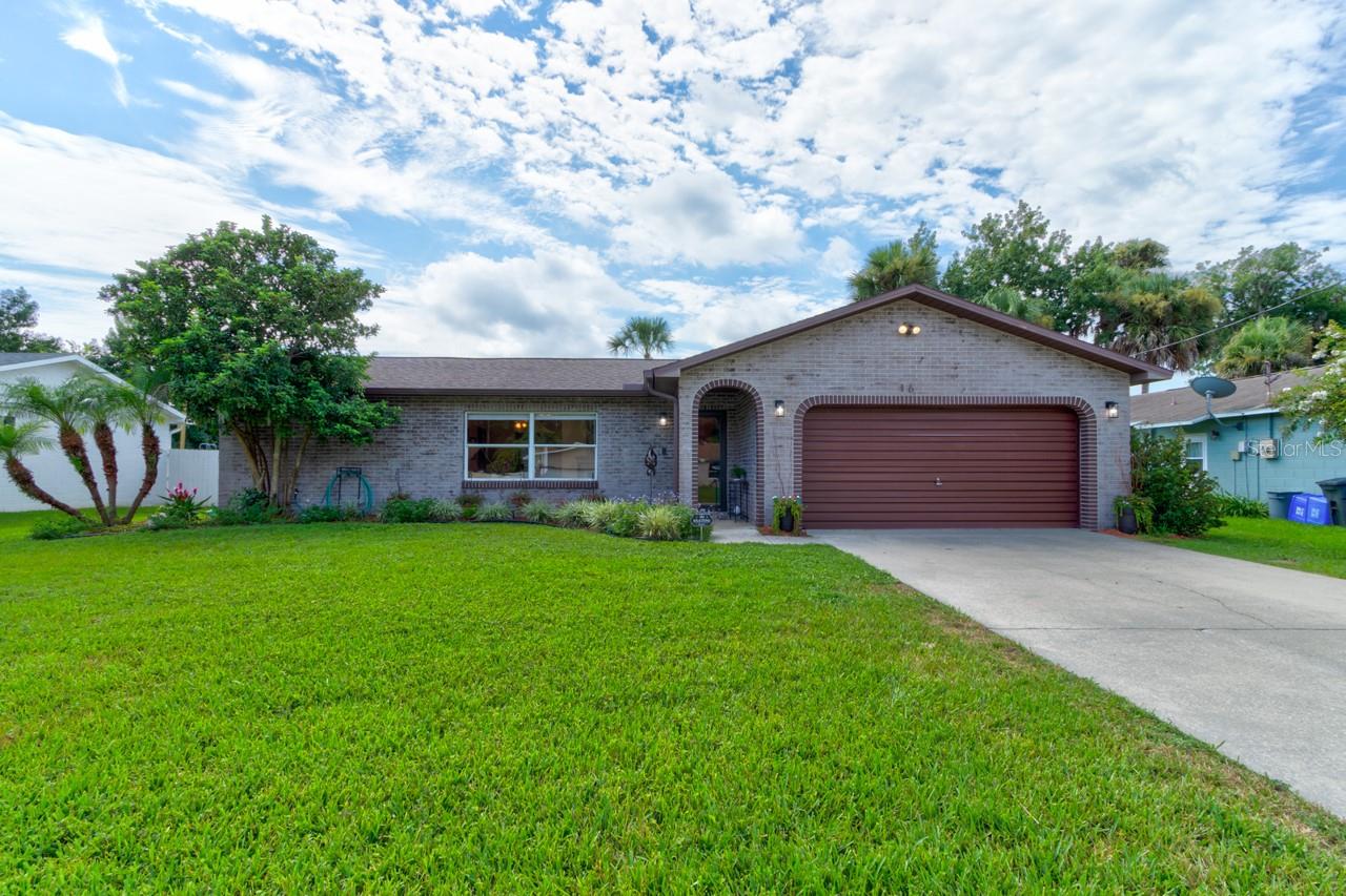 16 LAUREL OAKS CIRCLE