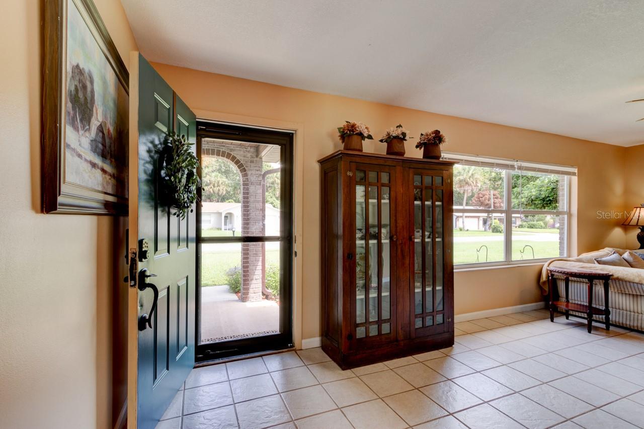 16 LAUREL OAKS CIRCLE