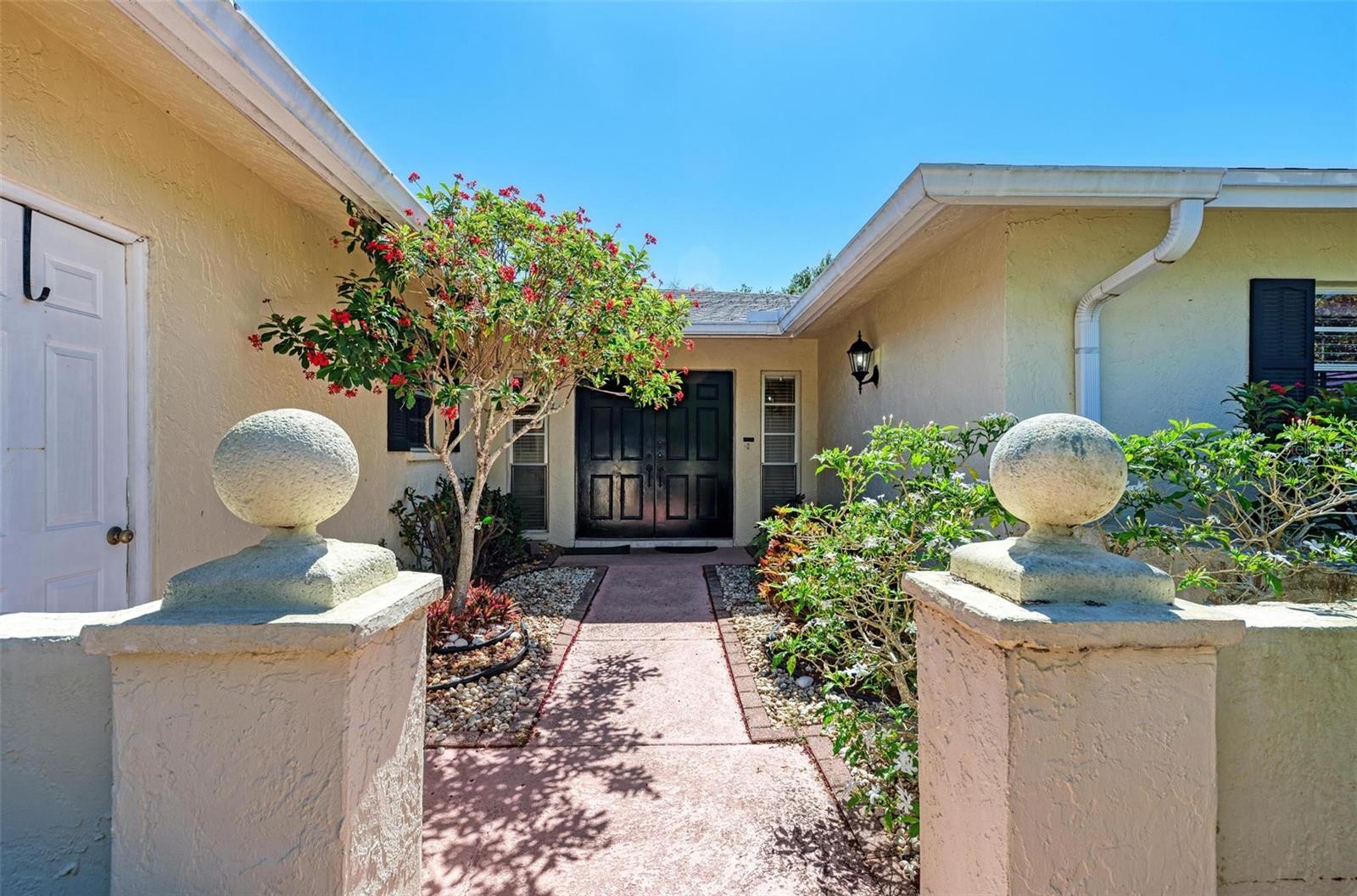 6954 W COUNTRY CLUB DRIVE N, SARASOTA, FL, 34243 3 6954 W COUNTRY CLUB DRIVE N