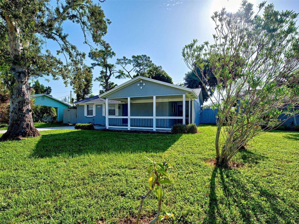 Photo of 1056 Venetian Parkway, Venice, FL 34285 (MLS # N6140259)