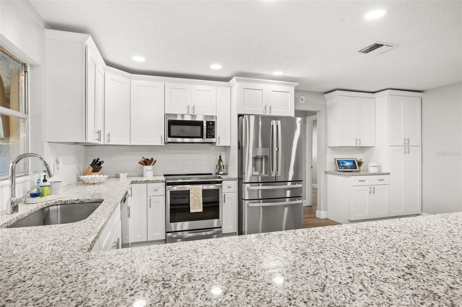 SABAL POINT AMD - Residential