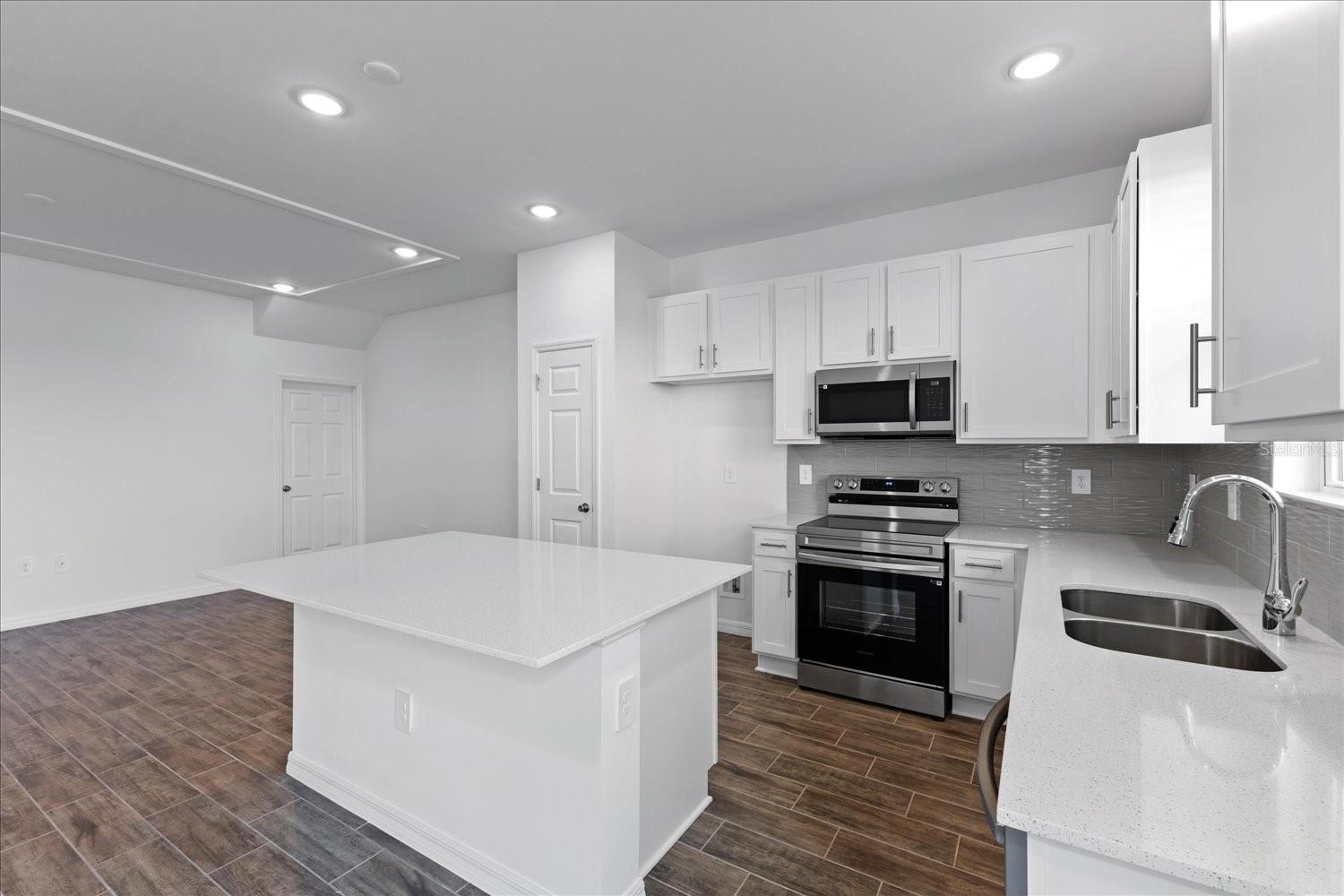 LIBERTY STATION TOWNHOMES - Residential