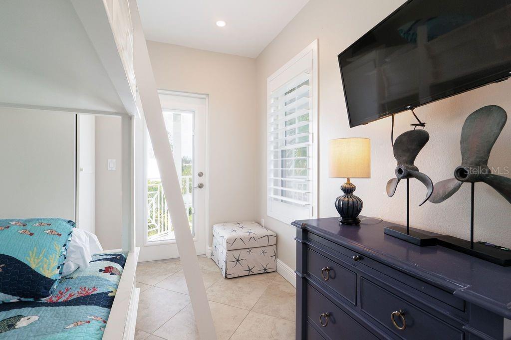 THE VILLAS ON 50TH STREET - Residential