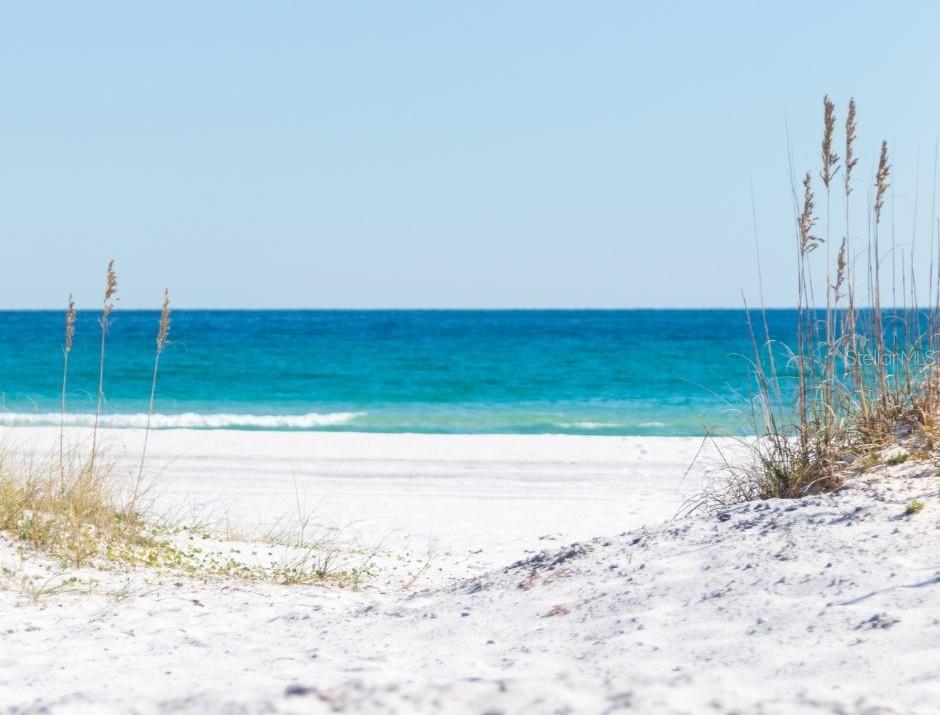 THE VILLAS ON 50TH STREET - Residential