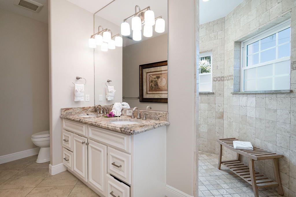 THE VILLAS ON 50TH STREET - Residential