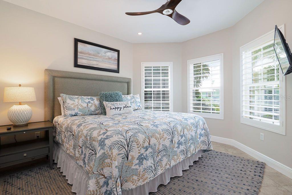 THE VILLAS ON 50TH STREET - Residential