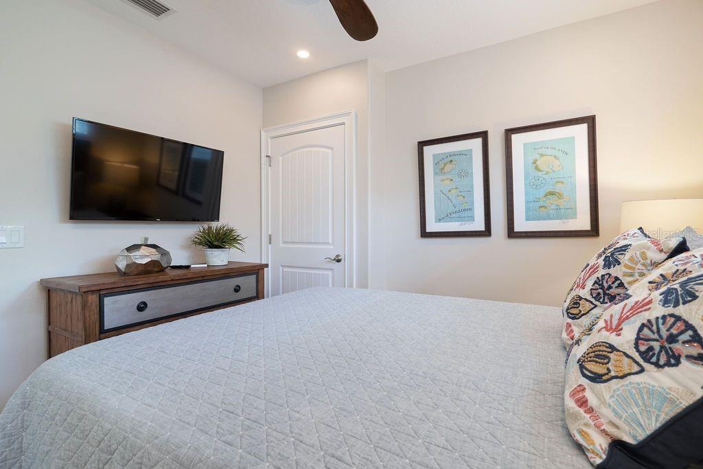 THE VILLAS ON 50TH STREET - Residential