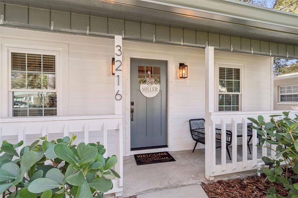 Photo of 3216 W Oakellar Avenue, Tampa, FL 33611 (MLS # TB8467789)