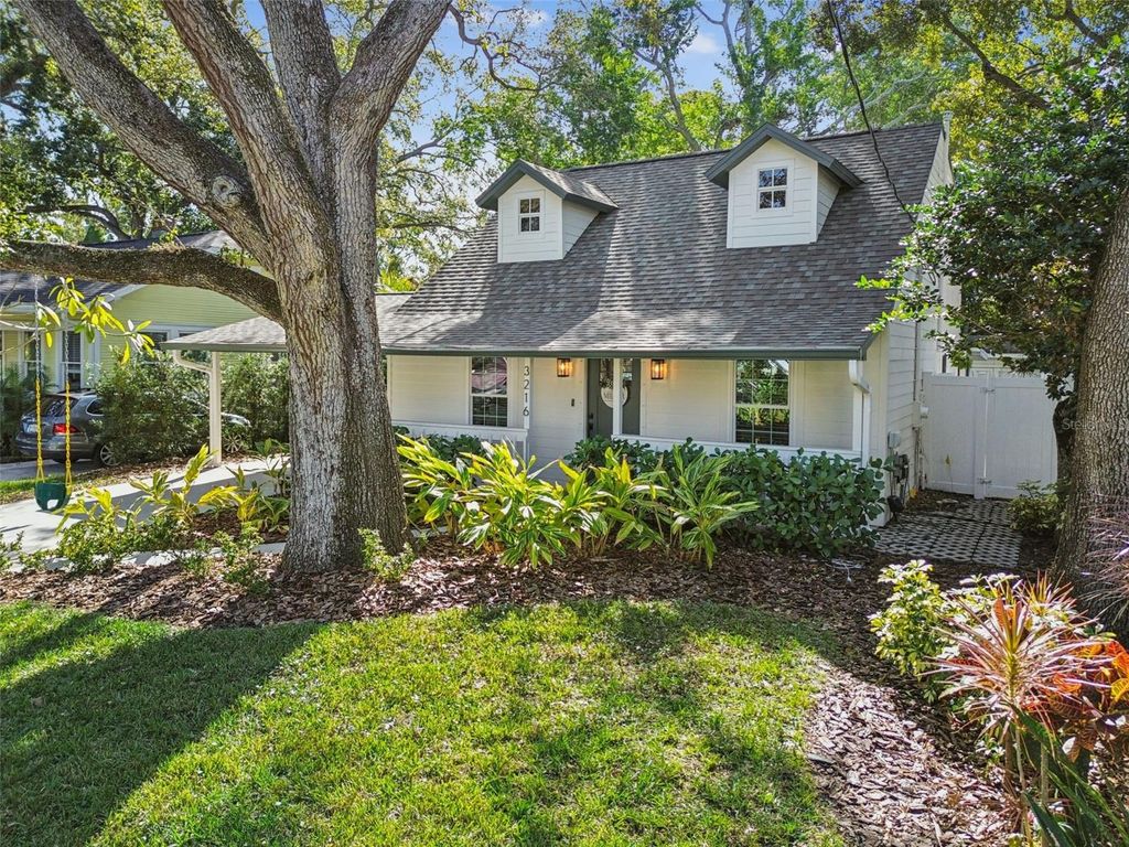 Photo of 3216 W Oakellar Avenue, Tampa, FL 33611 (MLS # TB8467789)