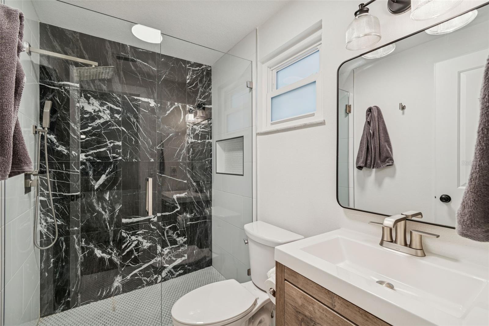 OAKELLAR - Residential